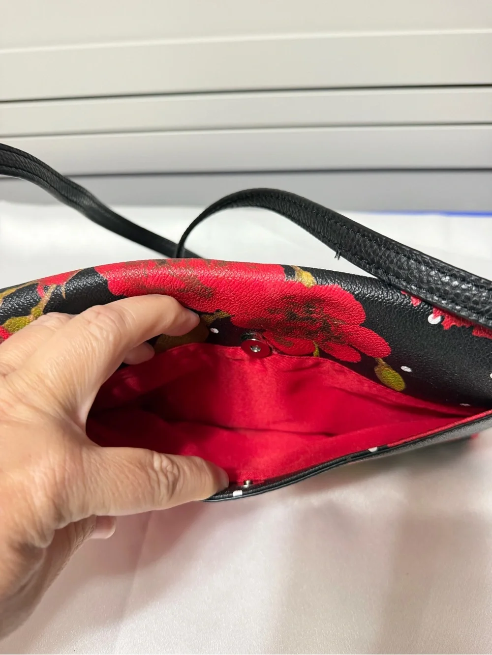 🌹 DANA BUCHMAN Floral Crossbody Bag | Black, Red & Gold